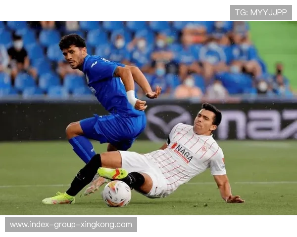 西甲塞维利亚快速传导,破门良机不断——高强度控球下的致命一击