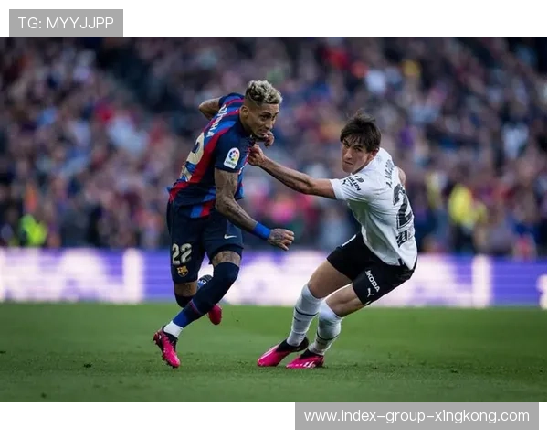 巴萨坎塞洛助攻拉菲尼亚近射建功