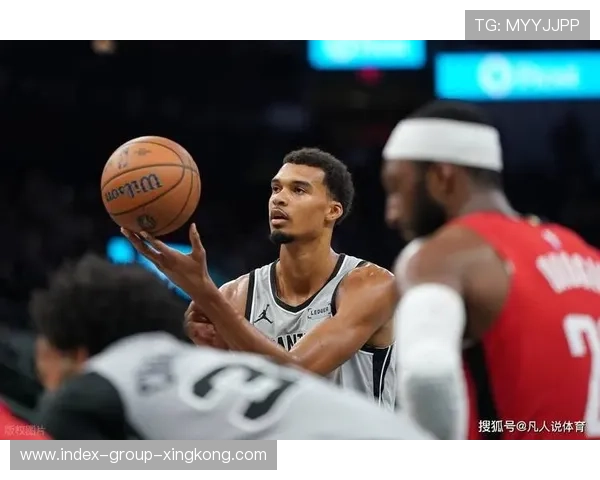 文班亚马单手大帽震撼全场